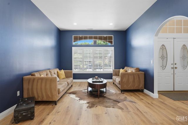 12010 Manorwood Street, Bakersfield, CA 93311