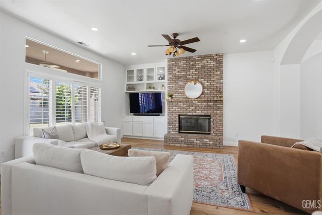 12010 Manorwood Street, Bakersfield, CA 93311