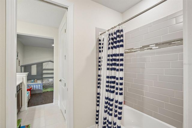 11054 SUNDRIFT DRIVE, Tampa, FL 33647