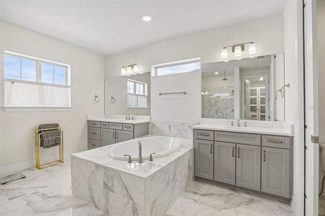 11054 SUNDRIFT DRIVE, Tampa, FL 33647