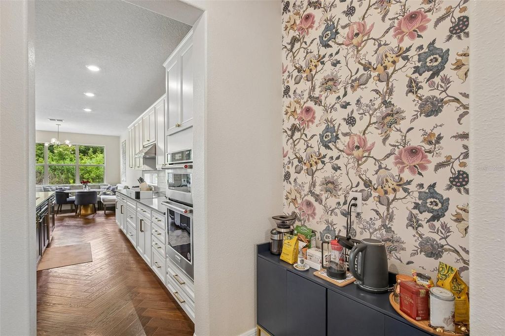 Image 17 of property listing at 11054 SUNDRIFT DRIVE, Tampa, FL 33647