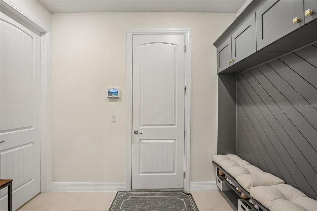 Image 22 of property listing at 11054 SUNDRIFT DRIVE, Tampa, FL 33647