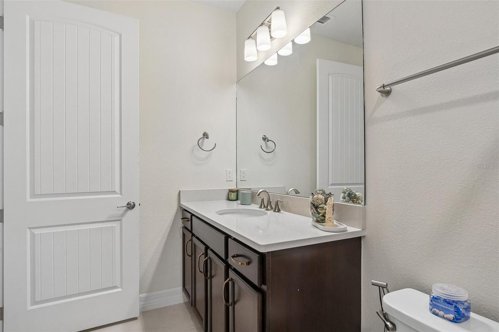 Image 24 of property listing at 11054 SUNDRIFT DRIVE, Tampa, FL 33647