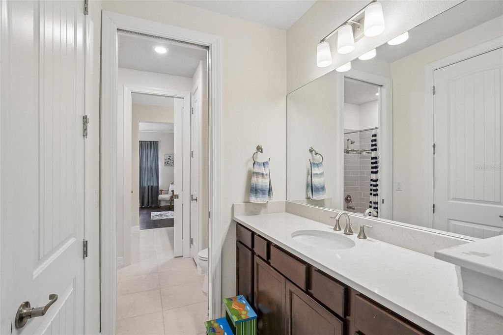 Image 32 of property listing at 11054 SUNDRIFT DRIVE, Tampa, FL 33647