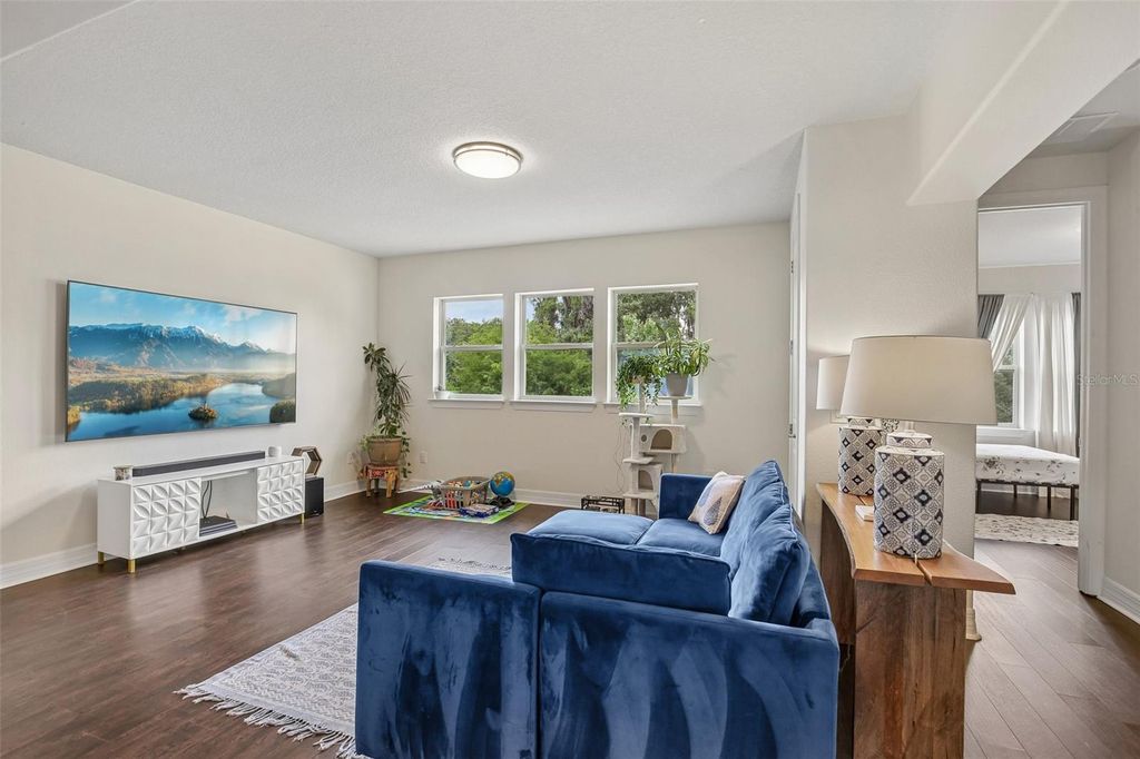 Image 40 of property listing at 11054 SUNDRIFT DRIVE, Tampa, FL 33647