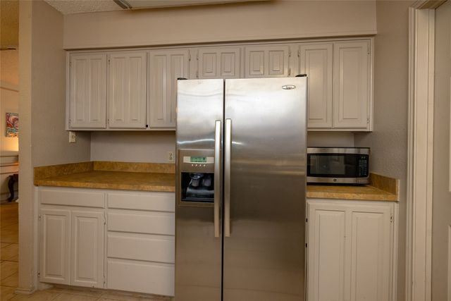 215 Mountainview Drive, Hurst, TX 76054