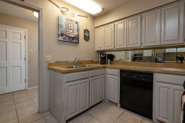 215 Mountainview Drive, Hurst, TX 76054