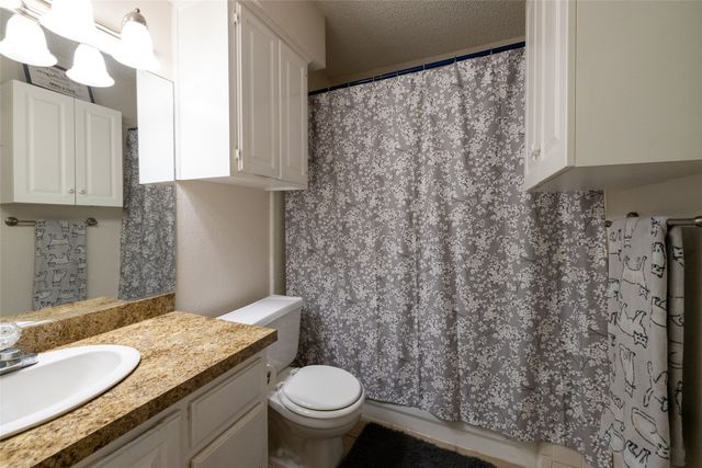 215 Mountainview Drive, Hurst, TX 76054