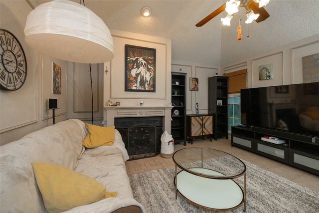 215 Mountainview Drive, Hurst, TX 76054