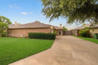 215 Mountainview Drive, Hurst, TX 76054