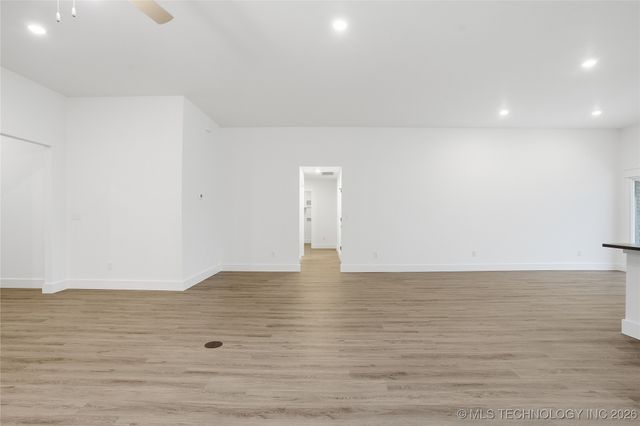 2052 E 128th Place S, Jenks, OK 74037