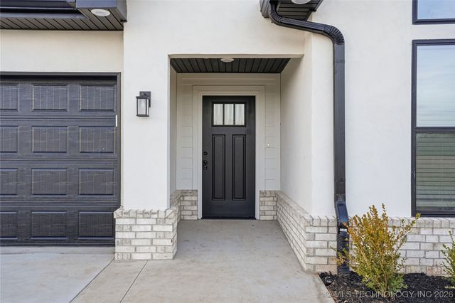 2052 E 128th Place S, Jenks, OK 74037