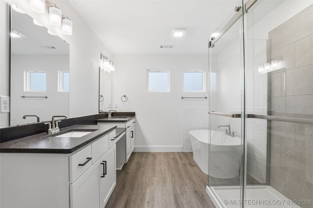 2052 E 128th Place S, Jenks, OK 74037