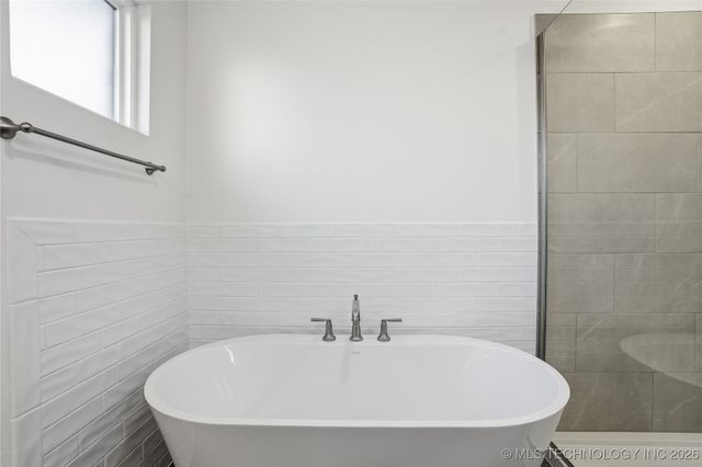 2052 E 128th Place S, Jenks, OK 74037