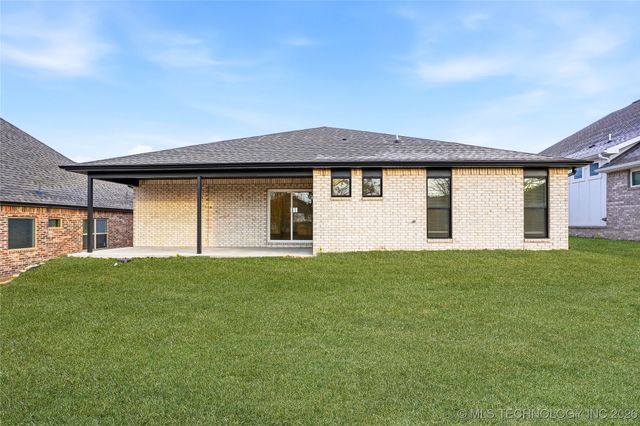 2052 E 128th Place S, Jenks, OK 74037