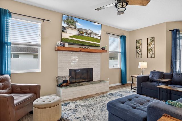 36452 GRAND ISLAND OAKS CIRCLE, Grand Island, FL 32735