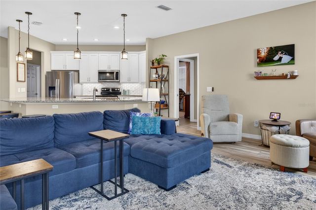 36452 GRAND ISLAND OAKS CIRCLE, Grand Island, FL 32735