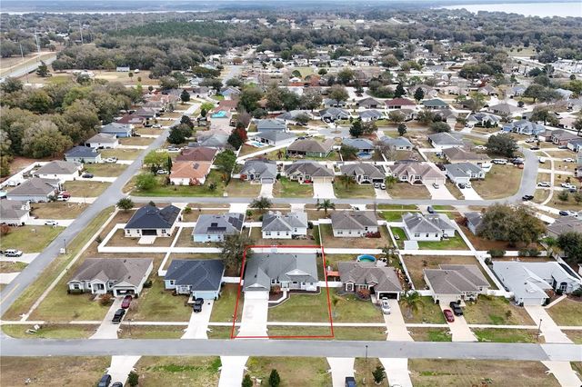 36452 GRAND ISLAND OAKS CIRCLE, Grand Island, FL 32735