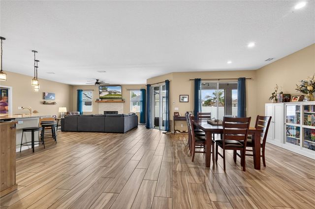 36452 GRAND ISLAND OAKS CIRCLE, Grand Island, FL 32735