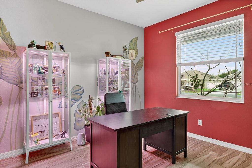 Image 23 of property listing at 36452 GRAND ISLAND OAKS CIRCLE, Grand Island, FL 32735