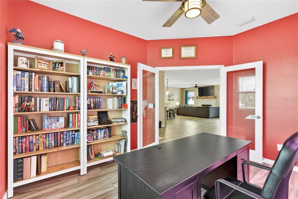 Image 24 of property listing at 36452 GRAND ISLAND OAKS CIRCLE, Grand Island, FL 32735