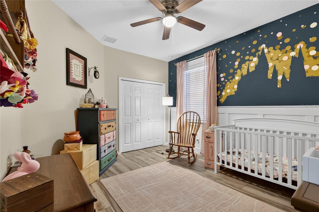 Image 39 of property listing at 36452 GRAND ISLAND OAKS CIRCLE, Grand Island, FL 32735