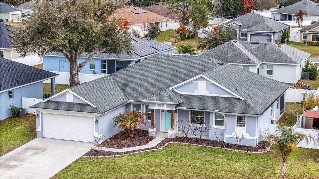 Image 43 of property listing at 36452 GRAND ISLAND OAKS CIRCLE, Grand Island, FL 32735