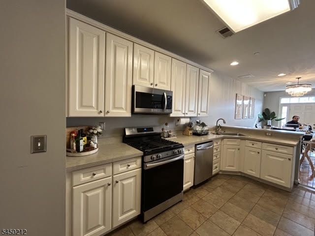 22 Tory Jack Ter, South Bound Brook Boro, NJ 08880