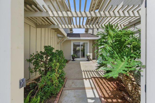 480 Ridgemark Drive, Hollister, CA 95023