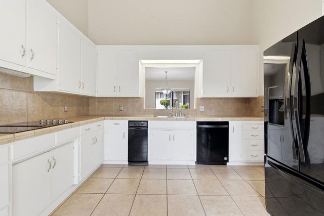 480 Ridgemark Drive, Hollister, CA 95023