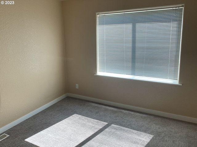 802 ENGLESIDE Ave, Joseph, OR 97846