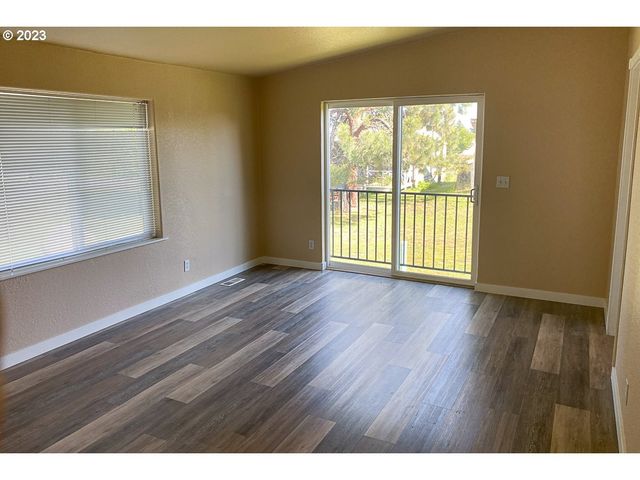 802 ENGLESIDE Ave, Joseph, OR 97846