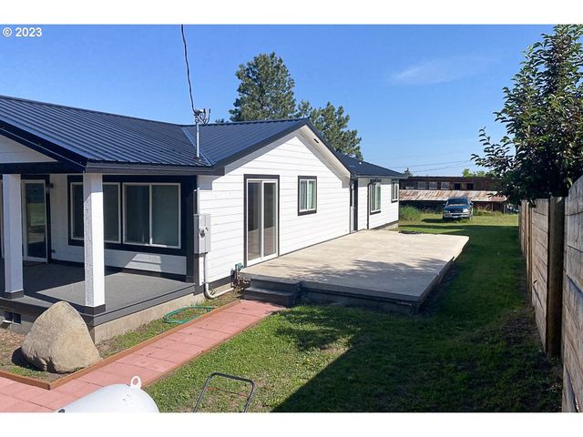 802 ENGLESIDE Ave, Joseph, OR 97846