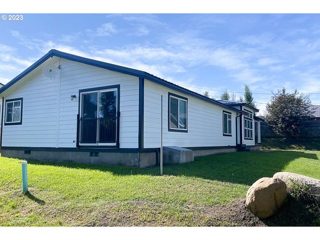 802 ENGLESIDE Ave, Joseph, OR 97846