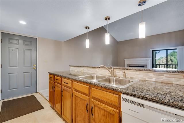 9690 Brentwood Way 303, Broomfield, CO 80021