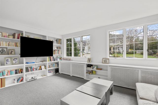 32 Stuyvesant Avenue, Larchmont, NY 10538
