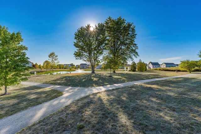 7405 McQueen Drive NW, Pickerington, OH 43147