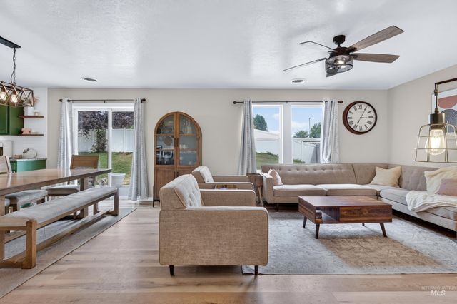 4404 N Alester Ave, Meridian, ID 83646