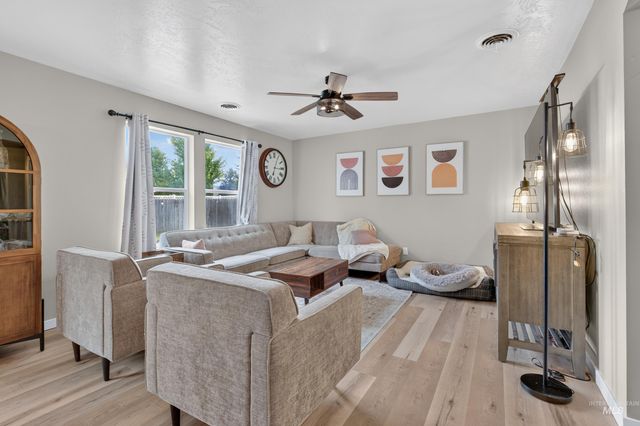 4404 N Alester Ave, Meridian, ID 83646