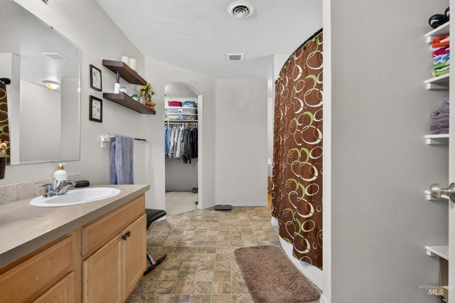 4404 N Alester Ave, Meridian, ID 83646