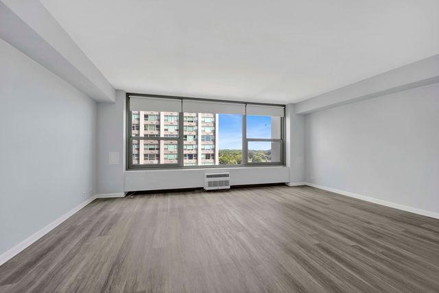 3600 N Lake Shore Drive 1004, Chicago, IL 60613