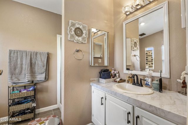 42027 N 3RD Street, Phoenix, AZ 85086