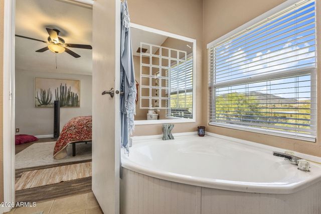 42027 N 3RD Street, Phoenix, AZ 85086