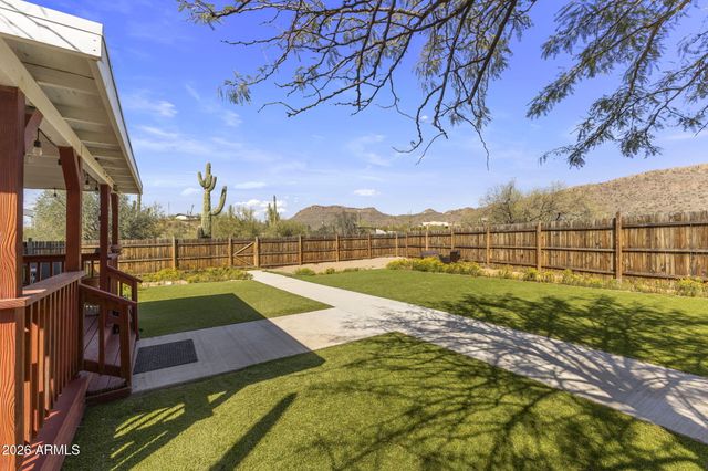 42027 N 3RD Street, Phoenix, AZ 85086