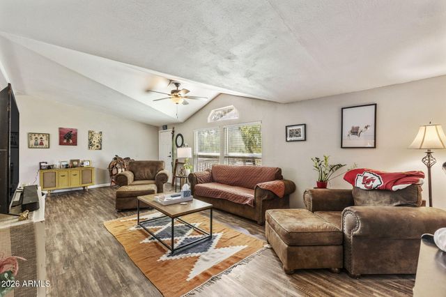 42027 N 3RD Street, Phoenix, AZ 85086