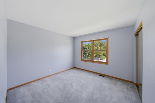 752 Rosanne Street, Lockport, IL 60441
