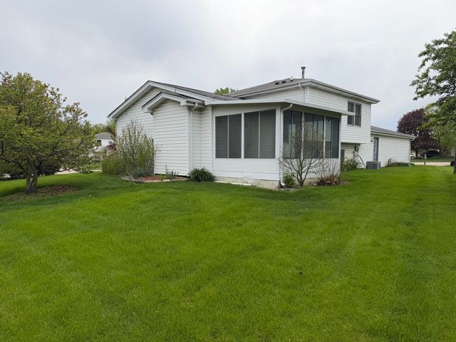752 Rosanne Street, Lockport, IL 60441