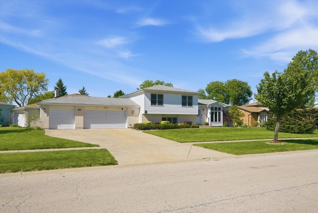 752 Rosanne Street, Lockport, IL 60441