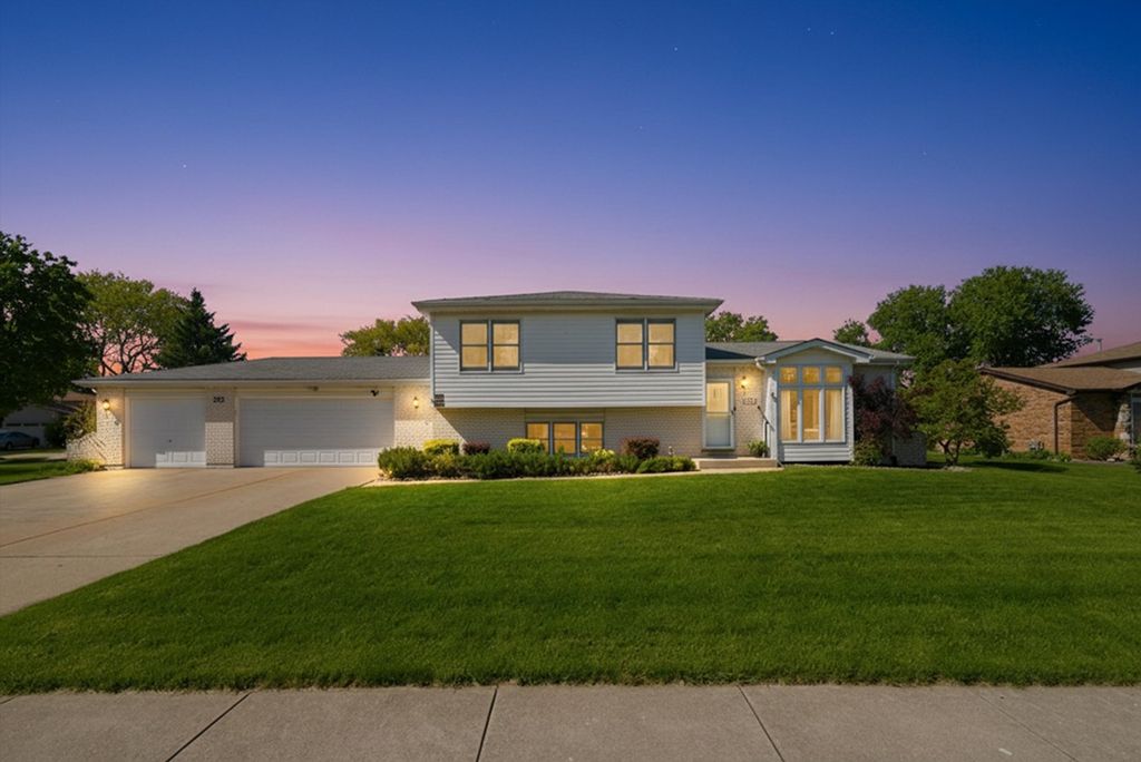 752 Rosanne Street, Lockport, IL 60441