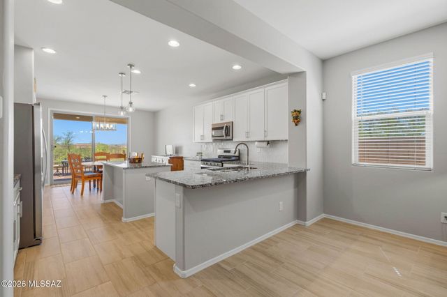 800 W Calle Moa, Sahuarita, AZ 85629